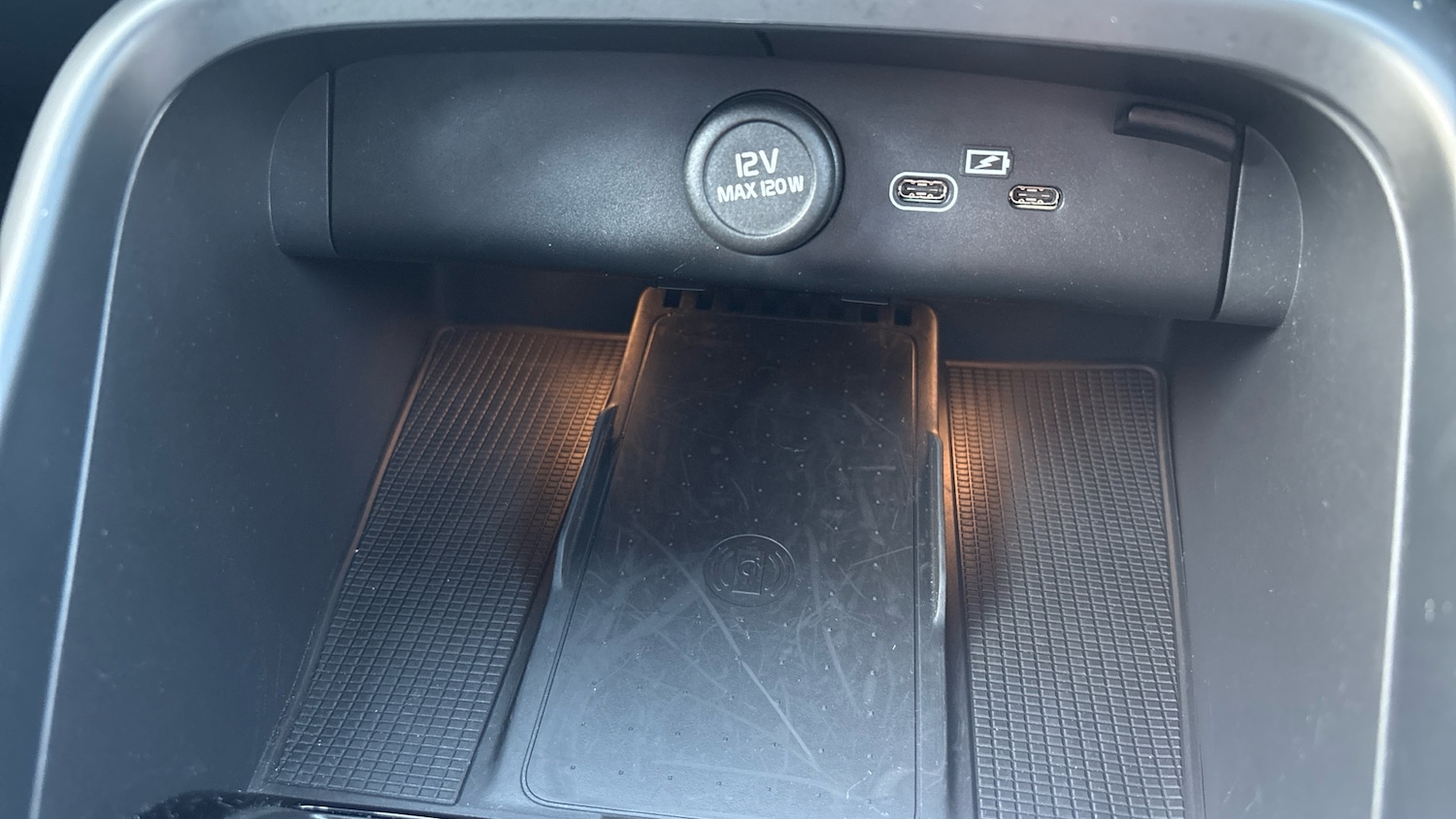 Used Volvo XC40 2025 for sale - 76653267: Photo 44