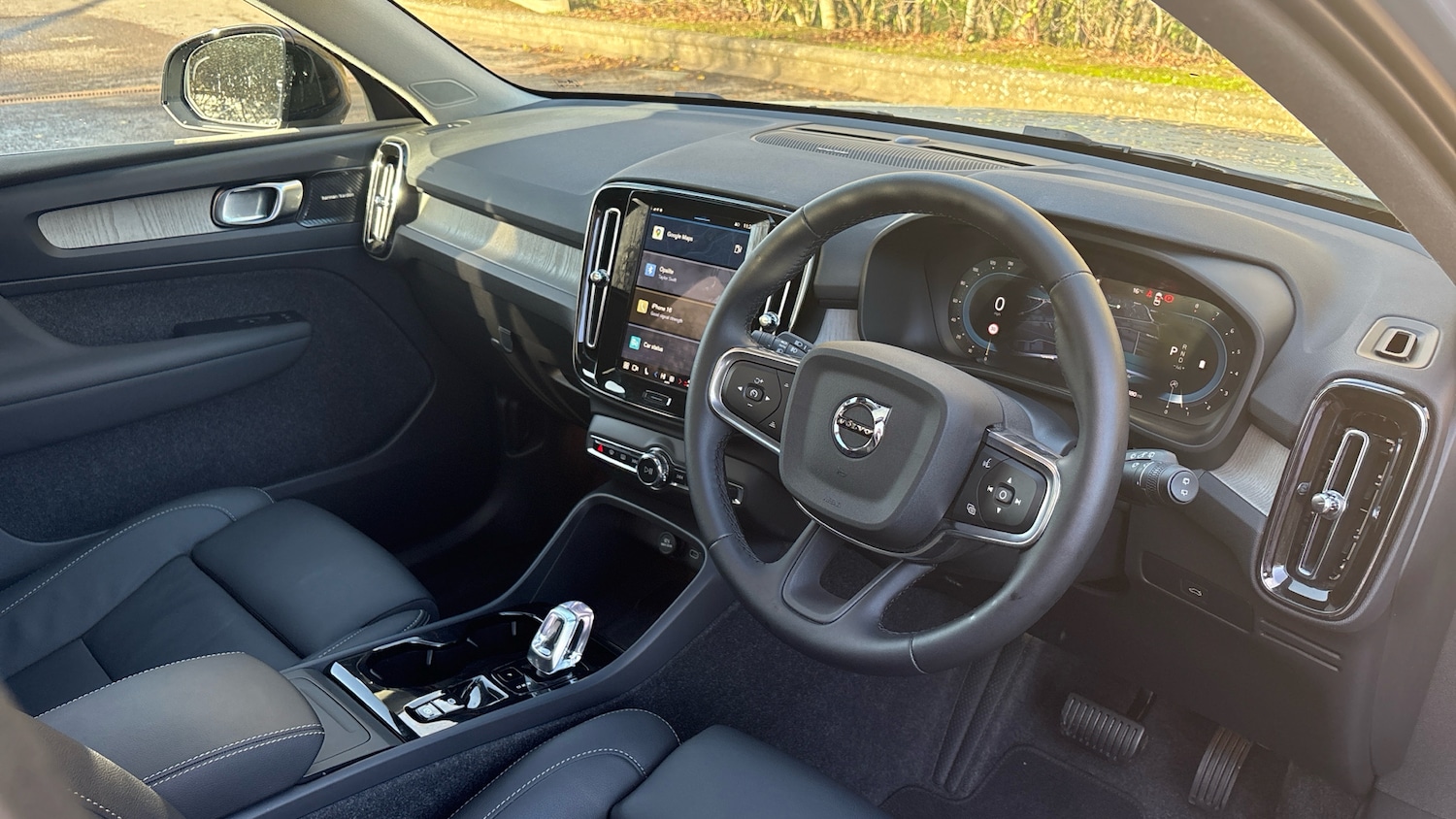 Used Volvo XC40 2025 for sale - 76653267: Photo 5