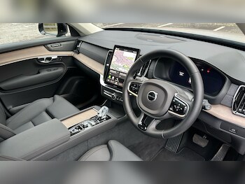 Used Volvo XC90 2025 for sale - 76895196: Photo