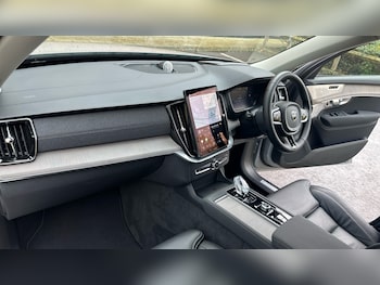 Used Volvo XC90 2025 for sale - 76653338: Photo