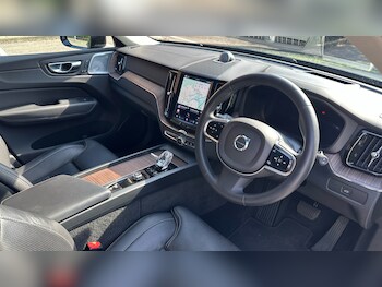 Used Volvo XC60 2023 for sale - 78370791: Photo