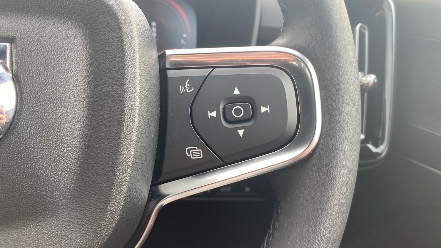 Used Volvo XC40 2022 for sale - 76753399: Photo 19