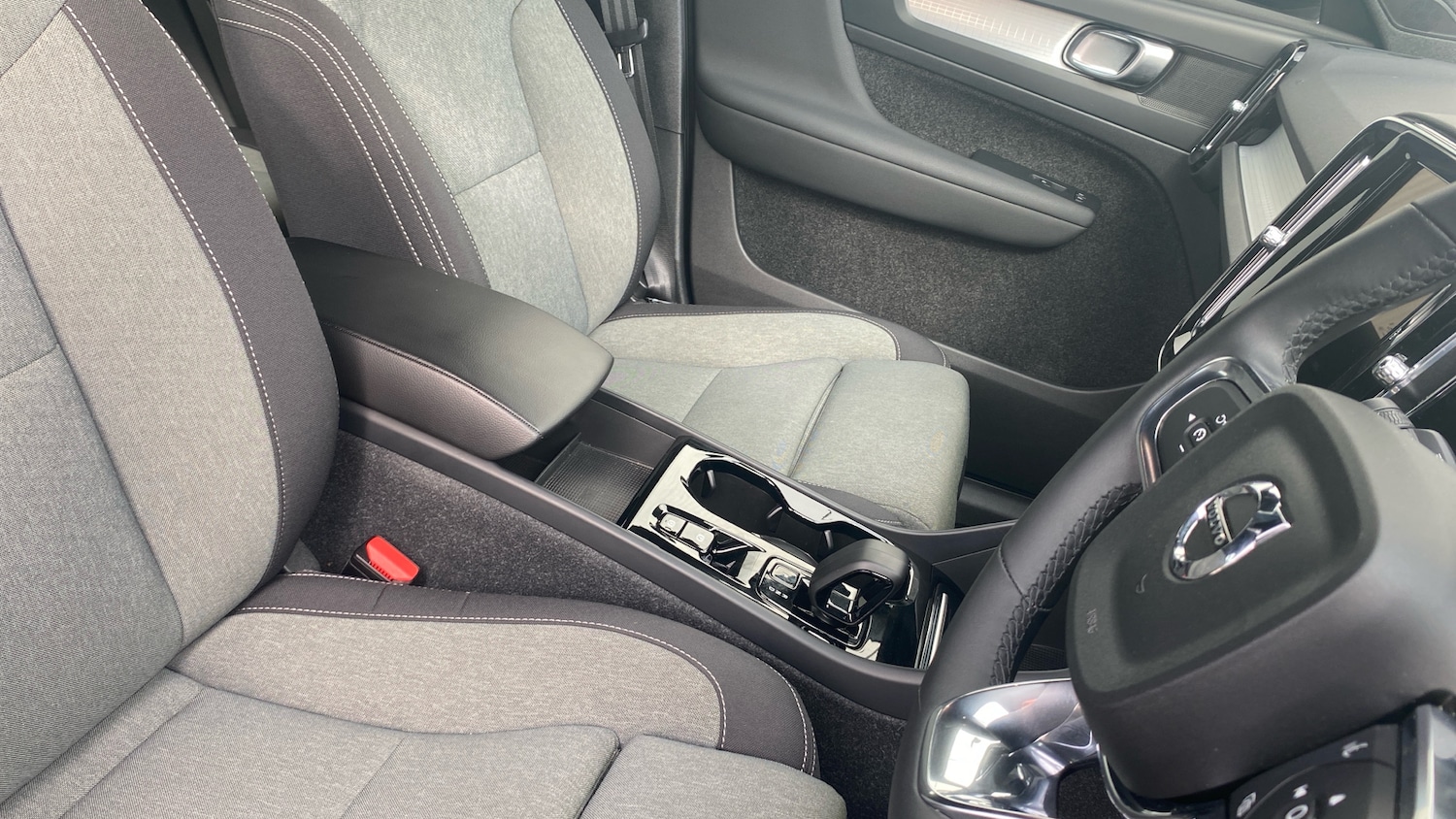 Used Volvo XC40 2022 for sale - 76753399: Photo 9