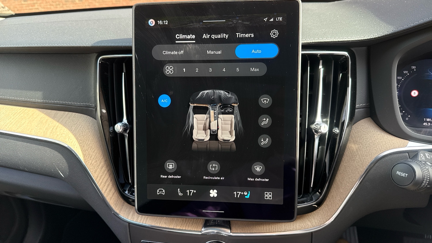 Used Volvo XC60 2026 for sale - 78164694: Photo 35