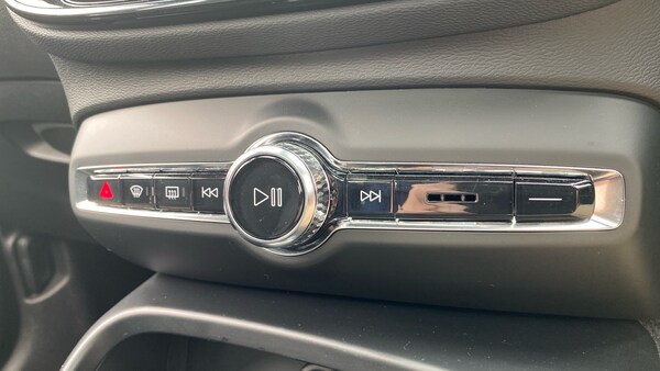 Used Volvo XC40 2024 for sale - 75262922: Photo 37