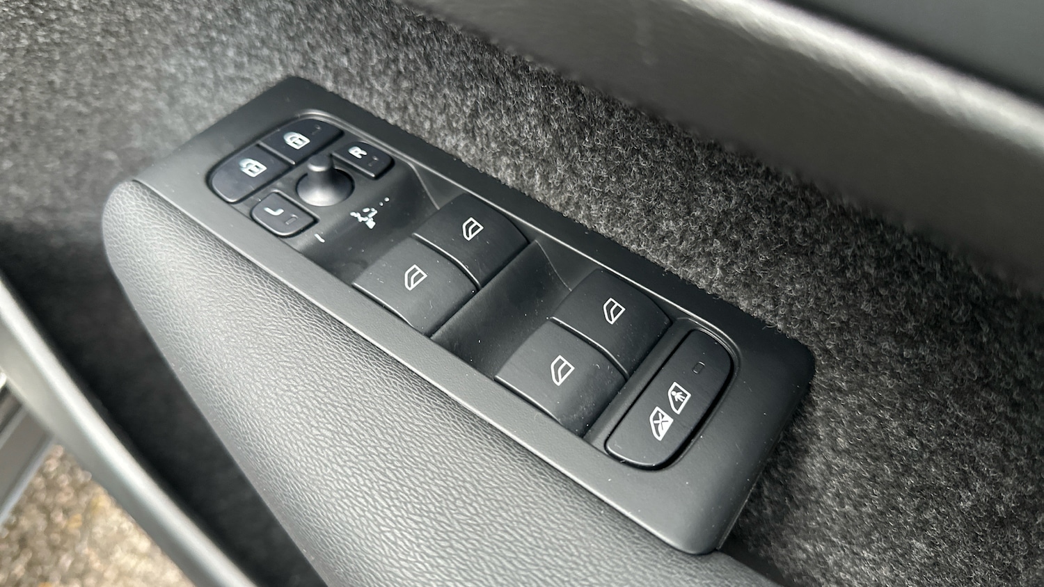 Used Volvo XC40 2025 for sale - 77326757: Photo 23