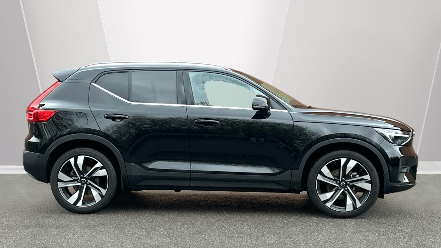 Used Volvo XC40 2025 for sale - 77326757: Photo 3