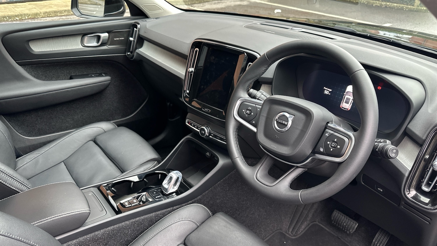 Used Volvo XC40 2025 for sale - 77326757: Photo 4