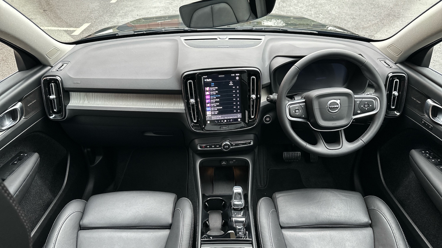 Used Volvo XC40 2025 for sale - 77326757: Photo 5