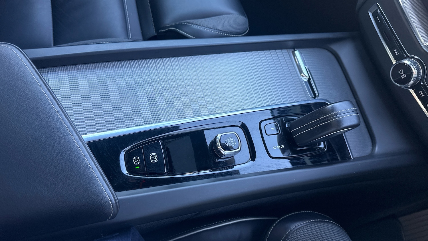 Used Volvo XC60 2022 for sale - 77434558: Photo 41