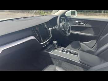 Used Volvo V60 2018 for sale - 74952935: Photo