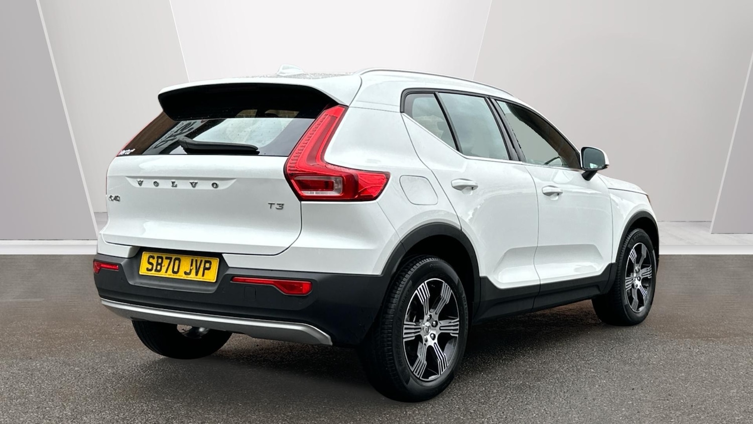Used Volvo XC40 2021 for sale - 78179499: Photo 2