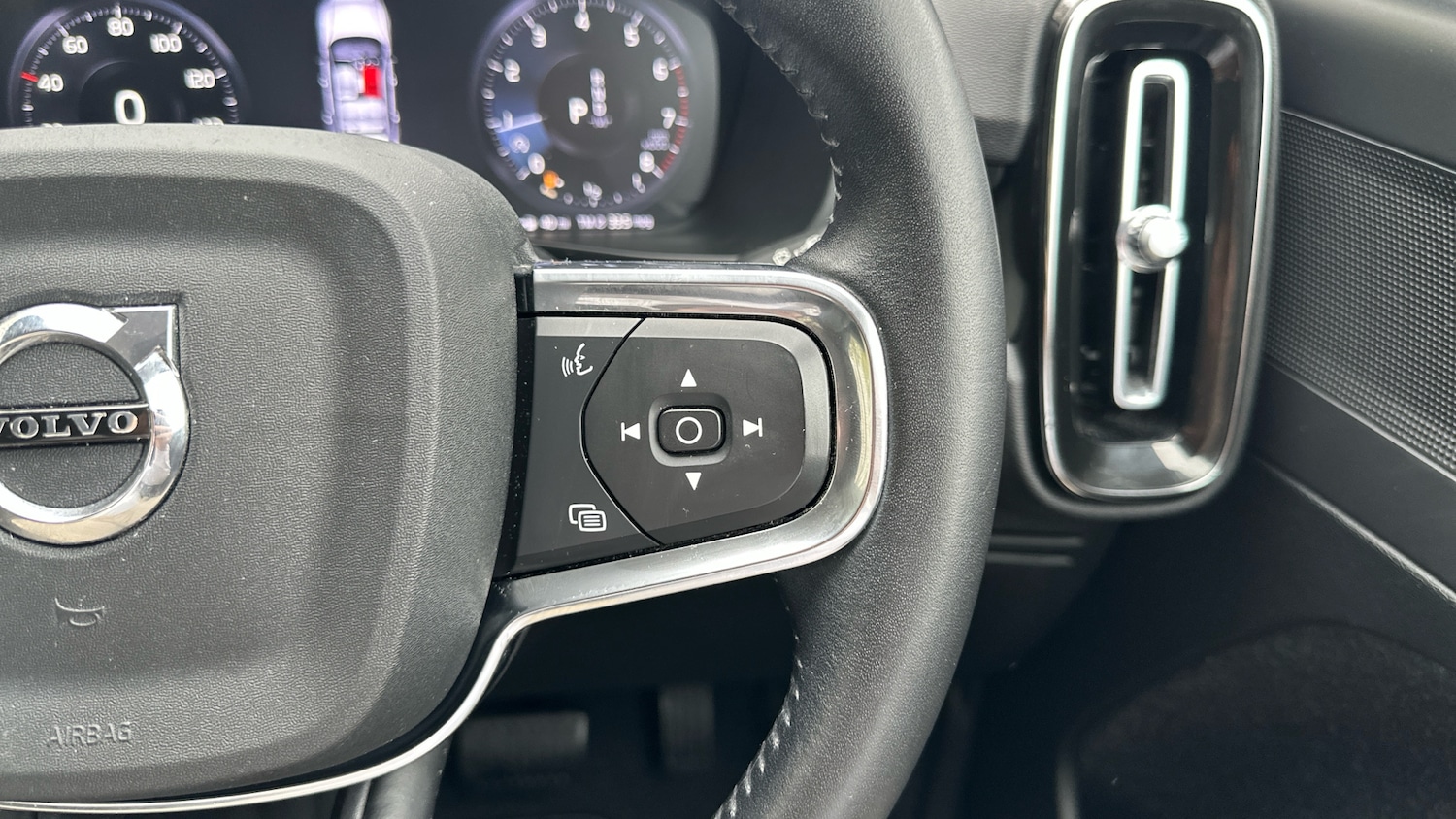 Used Volvo XC40 2021 for sale - 78179499: Photo 20