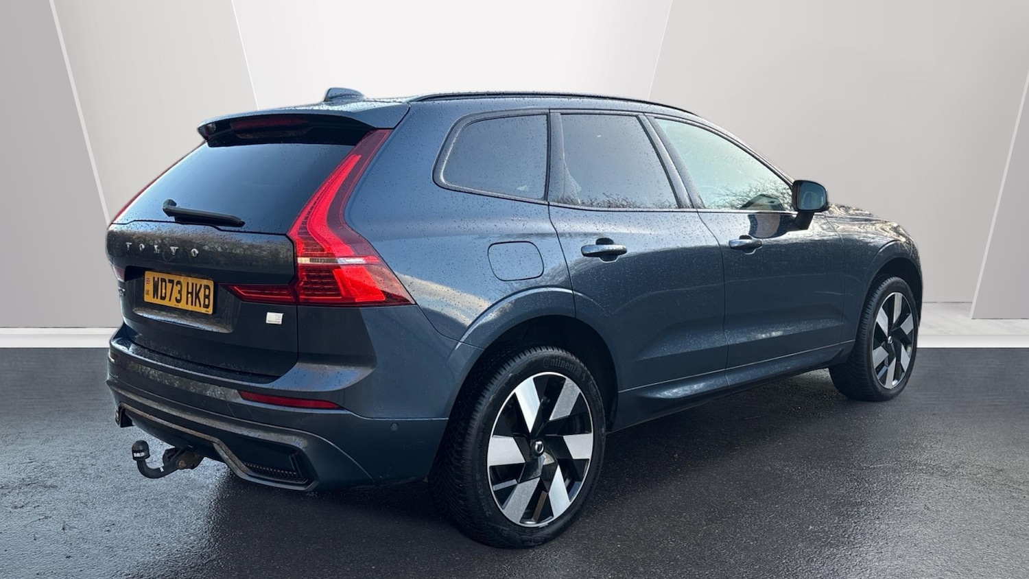 Used Volvo XC60 2023 for sale - 77116413: Photo 2