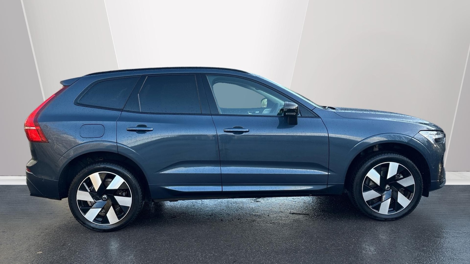 Used Volvo XC60 2023 for sale - 77116413: Photo 3