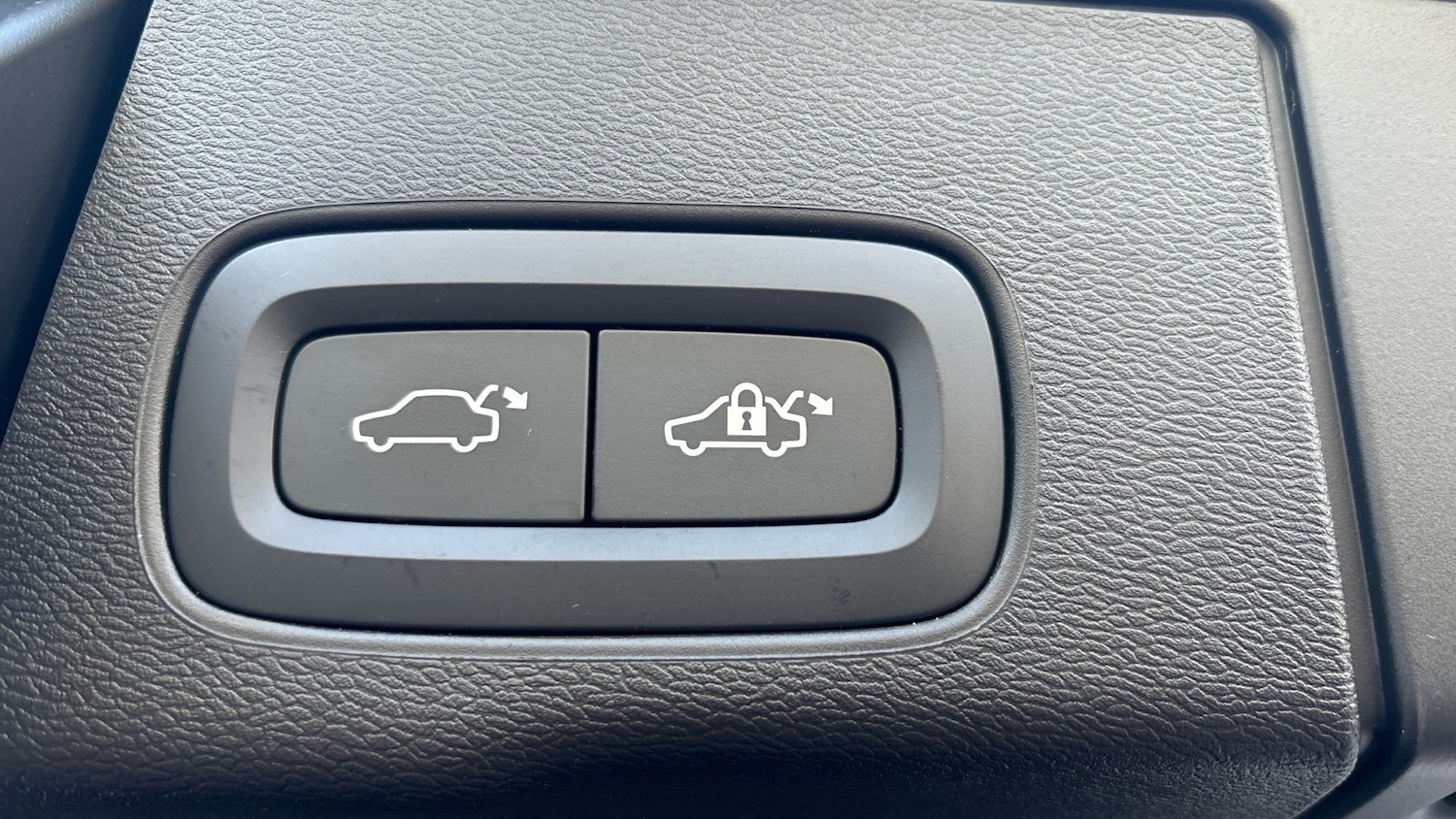 Used Volvo XC60 2023 for sale - 77116413: Photo 34