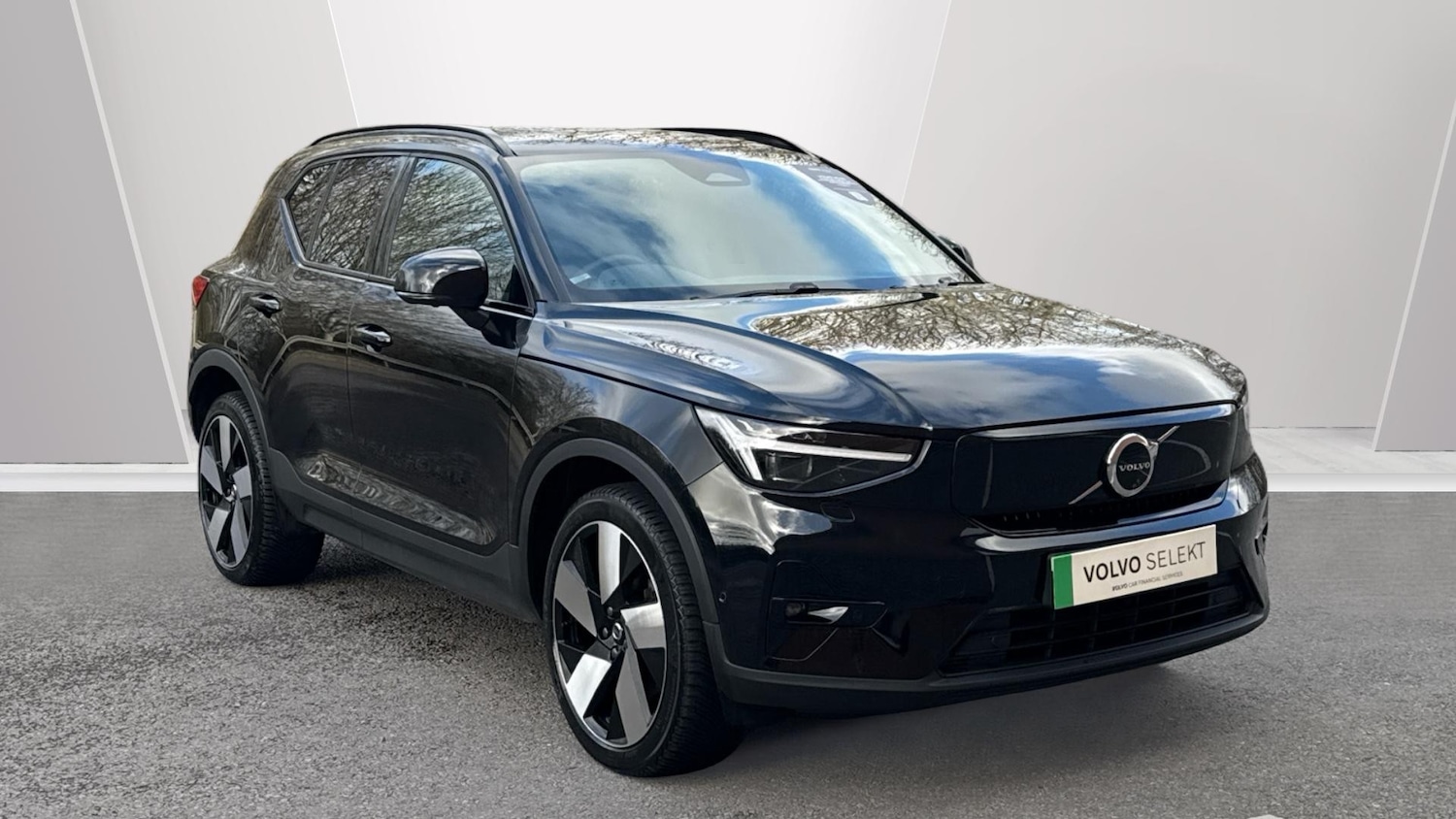 Used Volvo XC40 2023 for sale - 76933007: Photo 1