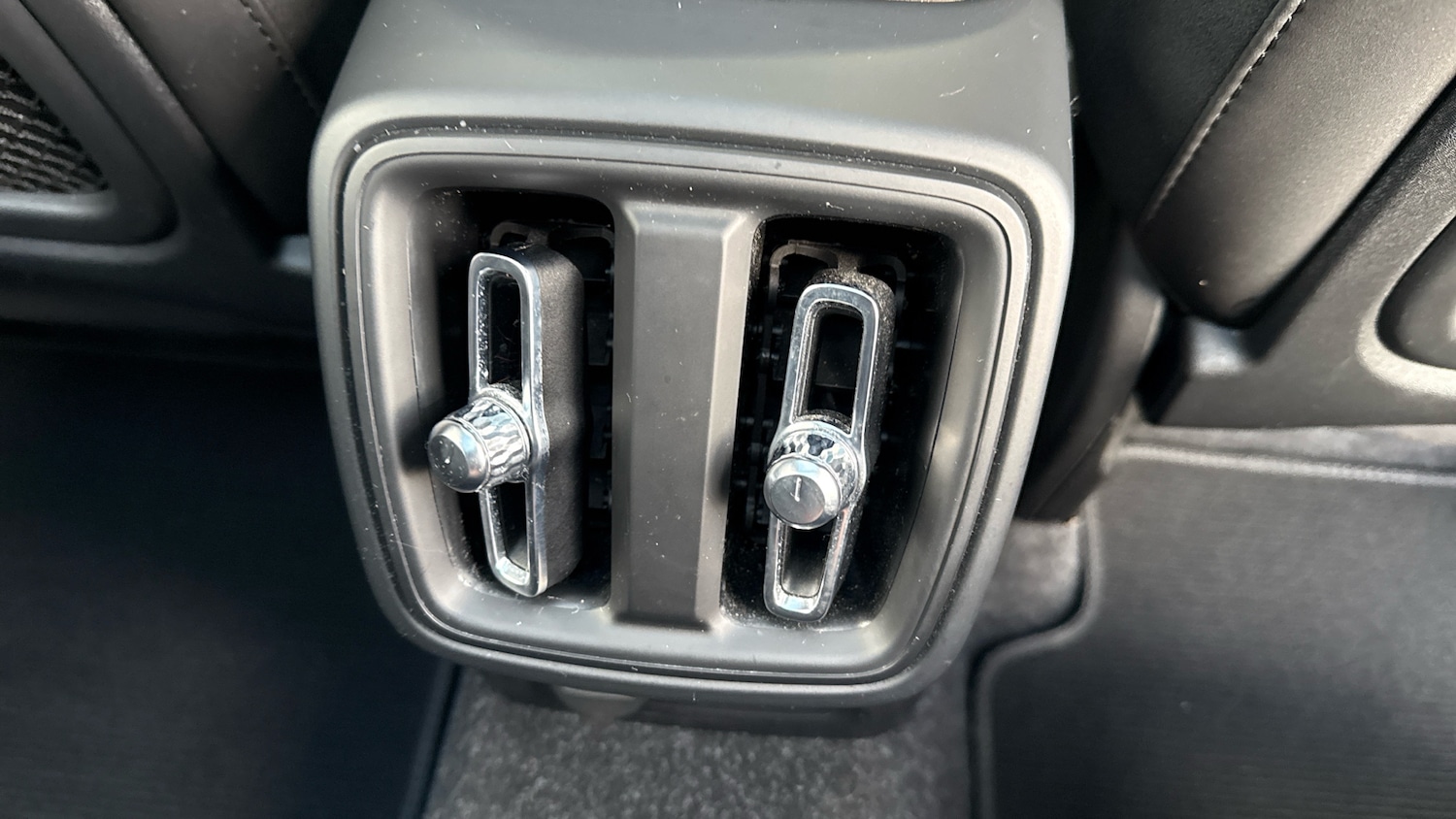 Used Volvo XC40 2023 for sale - 76933007: Photo 15