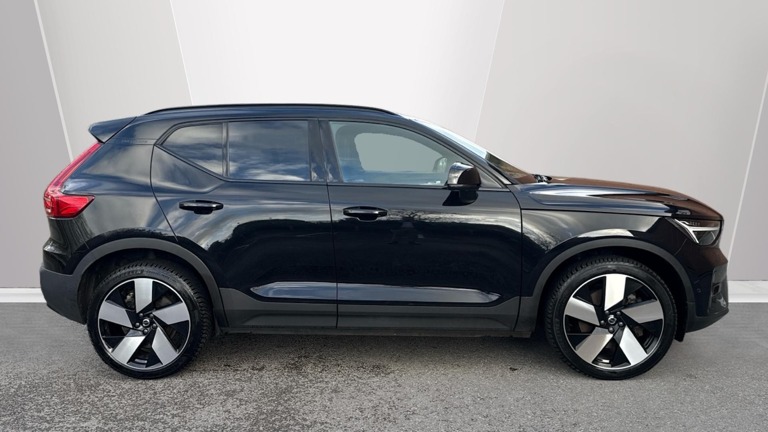 Used Volvo XC40 2023 for sale - 76933007: Photo 3