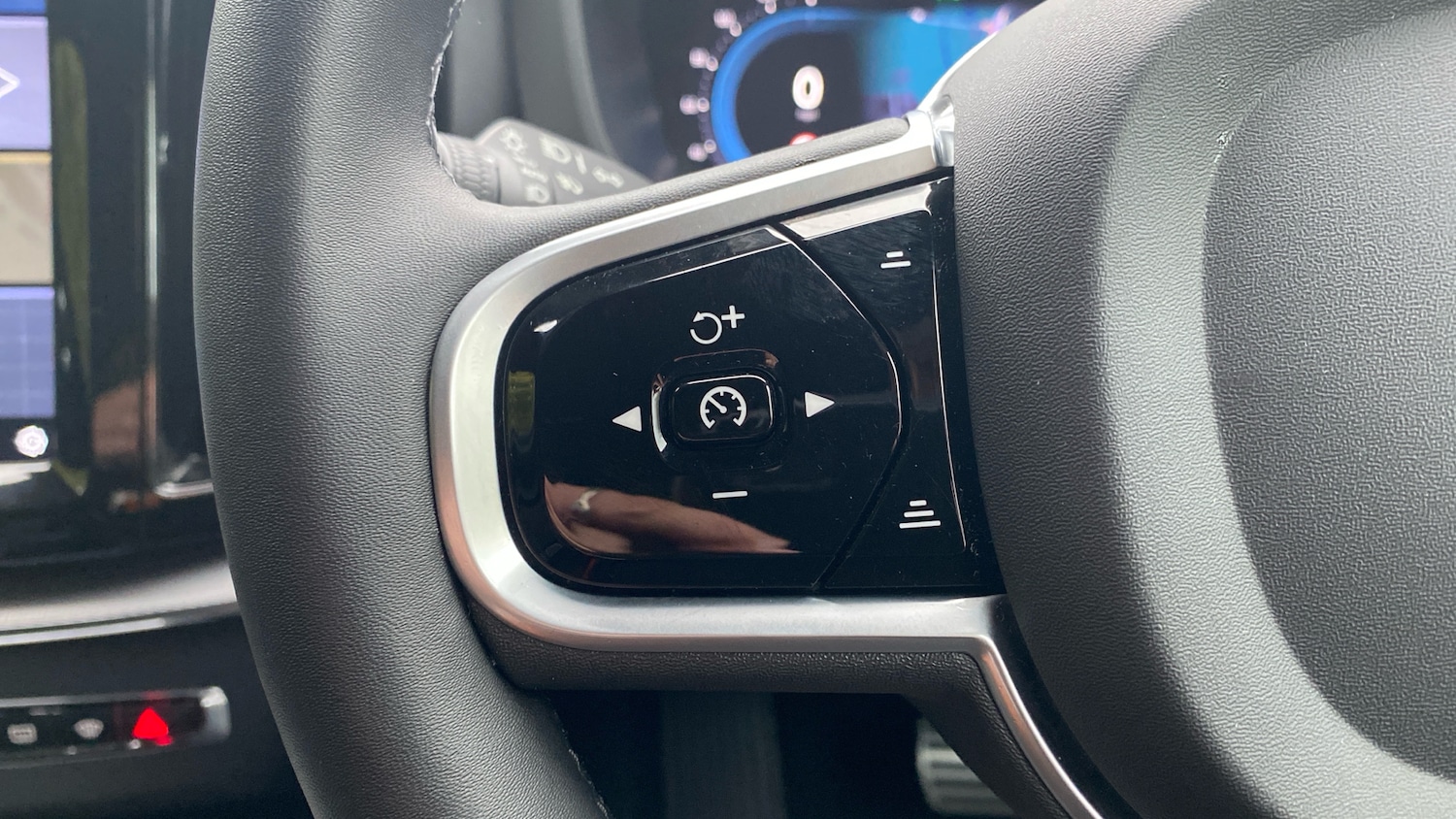 Used Volvo XC60 2022 for sale - 76653206: Photo 18