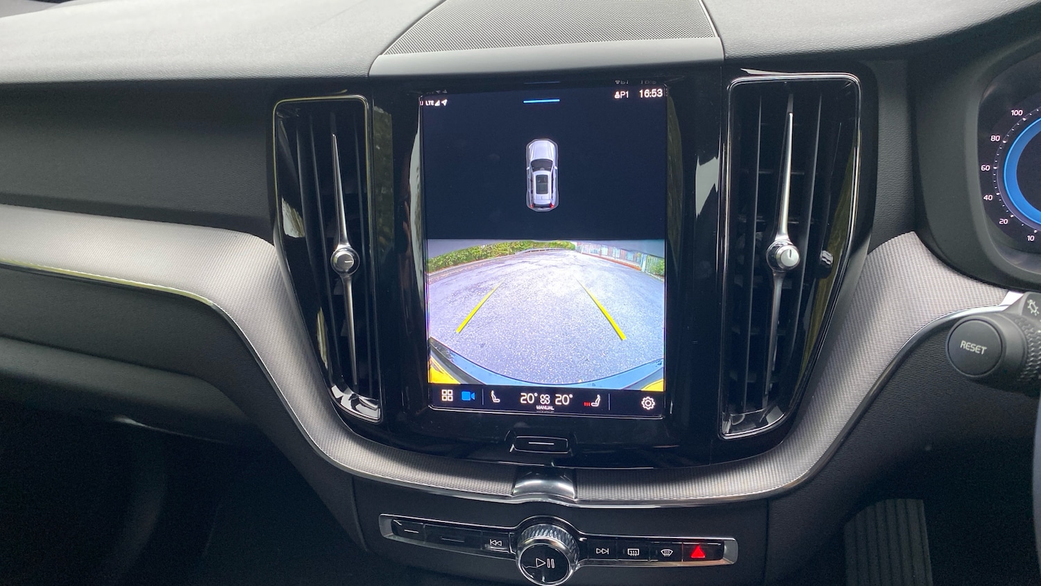 Used Volvo XC60 2022 for sale - 76653206: Photo 30