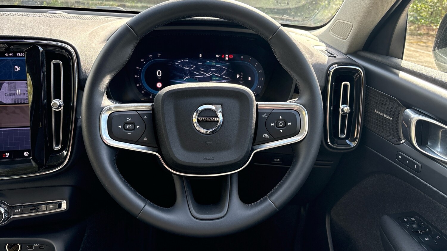 Used Volvo XC40 2025 for sale - 78106159: Photo 10