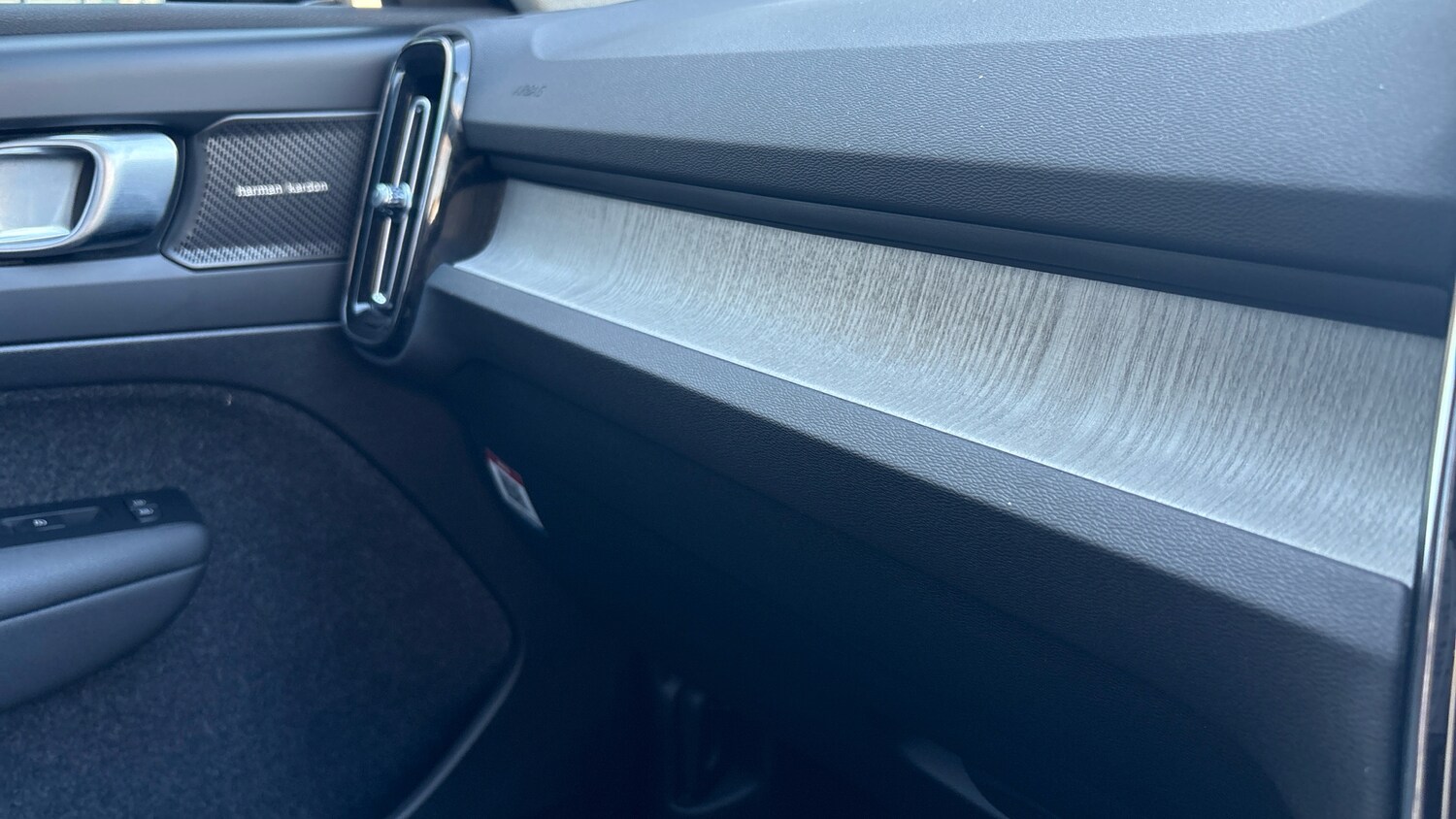 Used Volvo XC40 2025 for sale - 78106159: Photo 14