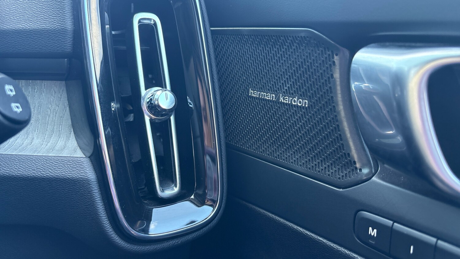 Used Volvo XC40 2025 for sale - 78106159: Photo 15