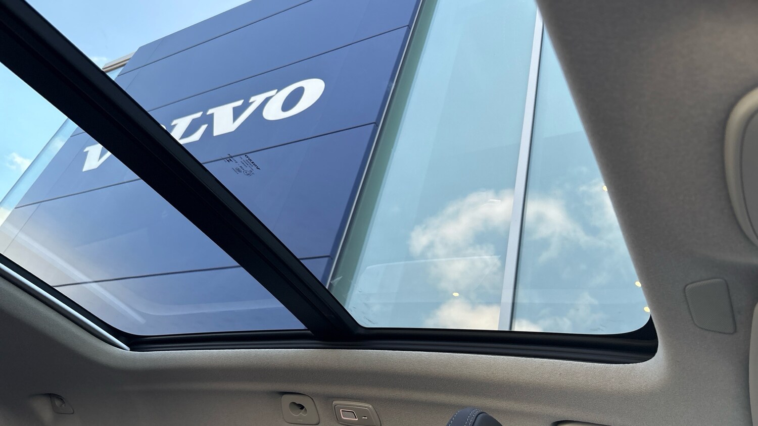 Used Volvo XC40 2025 for sale - 78106159: Photo 31