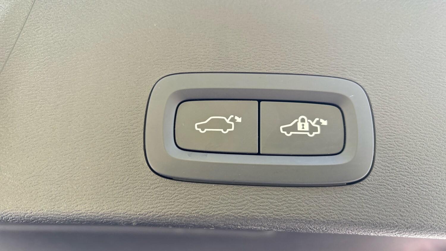 Used Volvo XC40 2025 for sale - 78106159: Photo 35