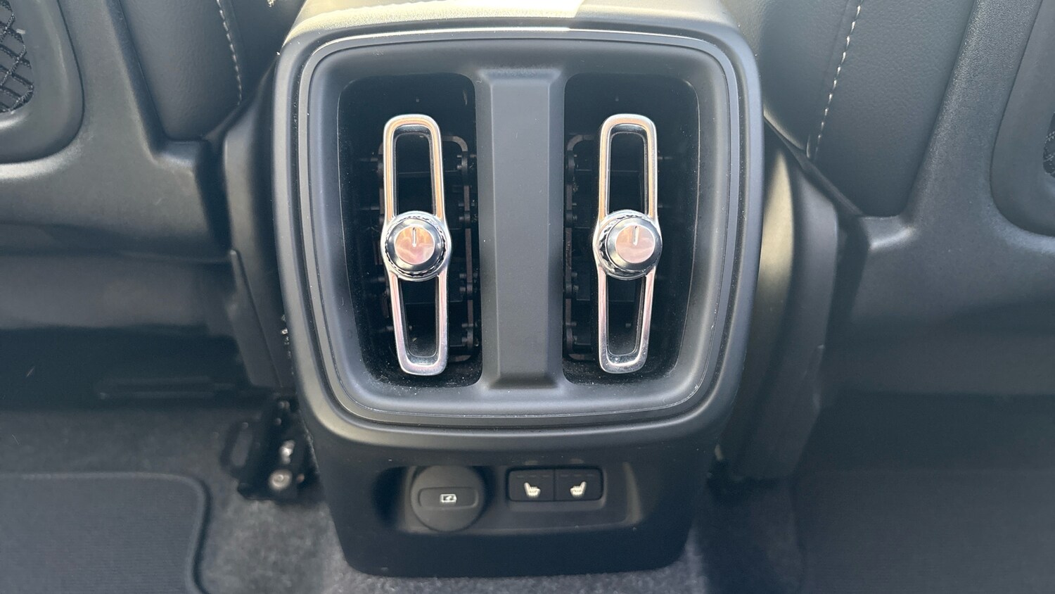 Used Volvo XC40 2025 for sale - 78106159: Photo 37