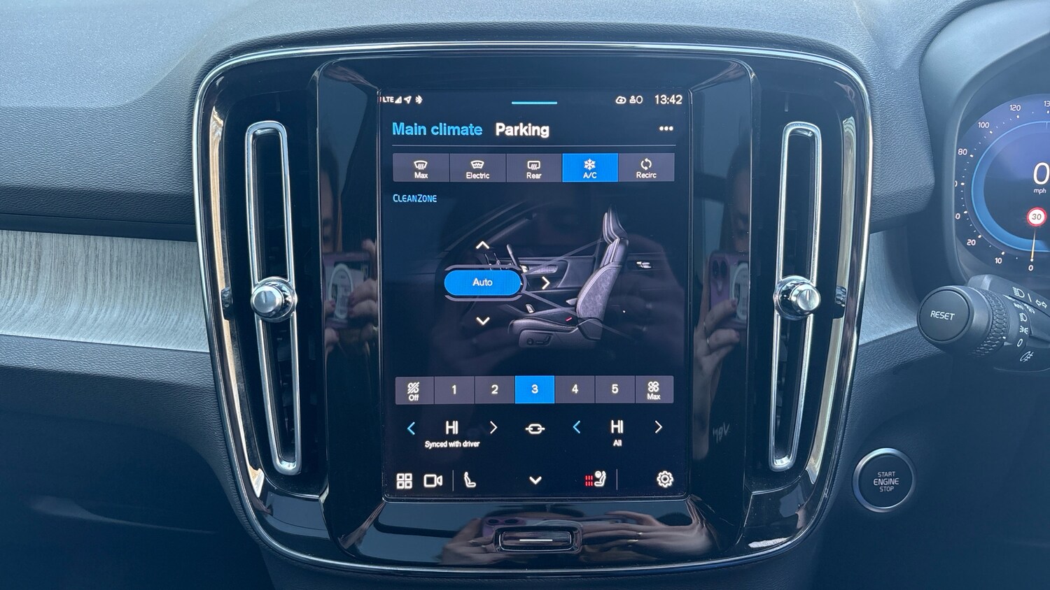 Used Volvo XC40 2025 for sale - 78106159: Photo 40