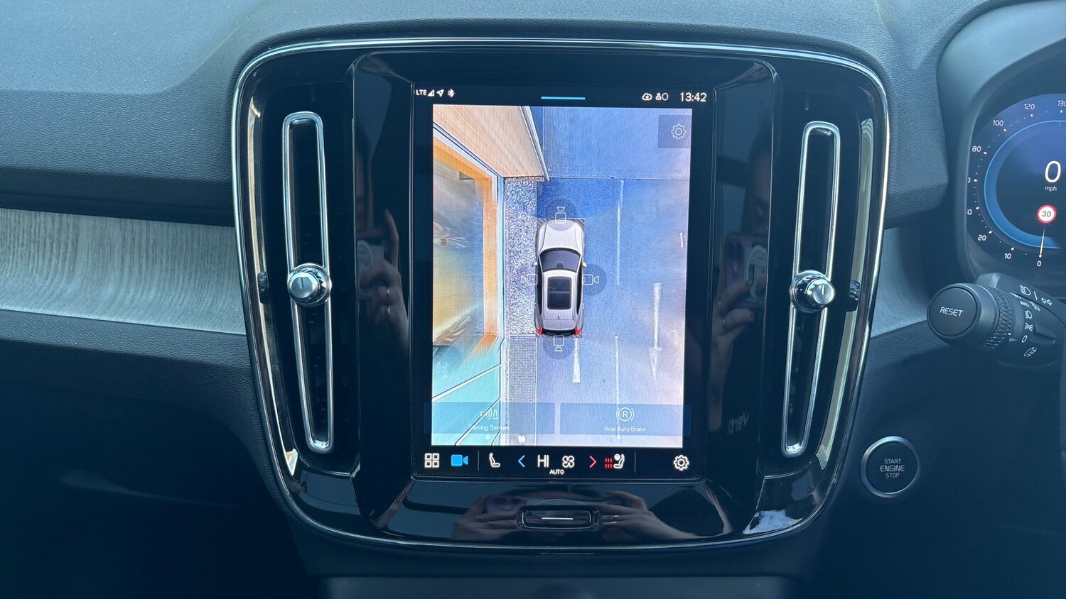 Used Volvo XC40 2025 for sale - 78106159: Photo 42