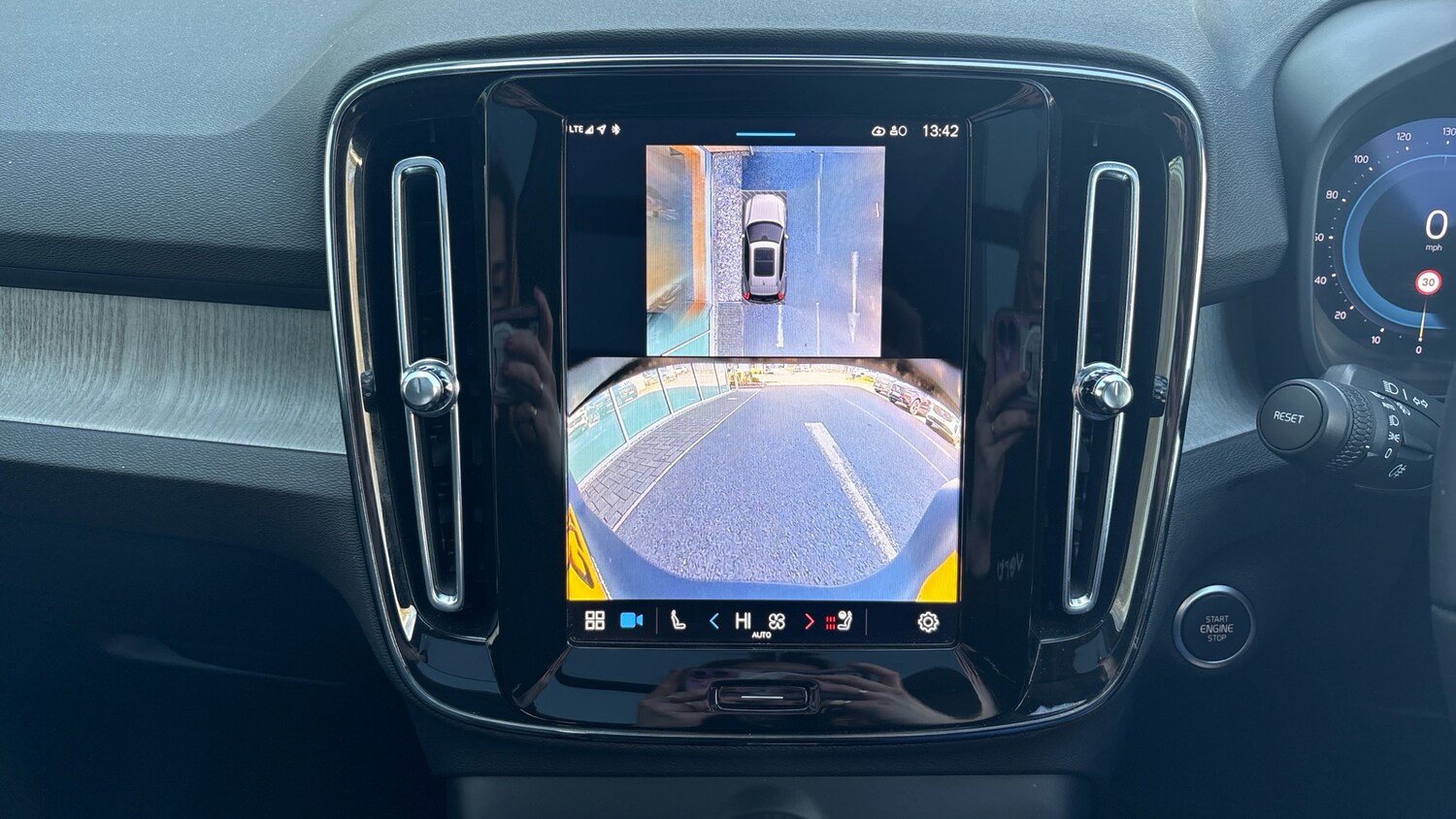 Used Volvo XC40 2025 for sale - 78106159: Photo 43