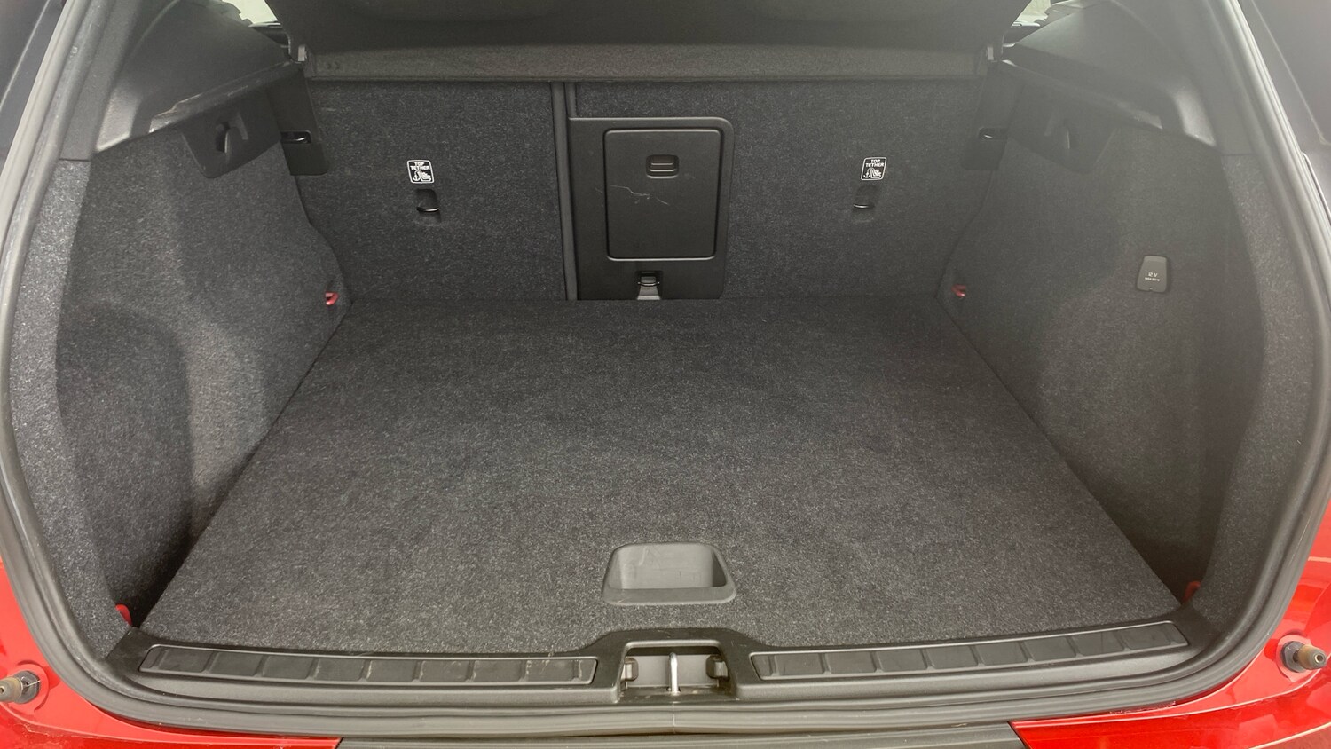 2021 Volvo XC40 2.0 B4P R DESIGN 5dr AWD Auto Petrol Estate Estate Petrol Automa - Picture 17 of 24