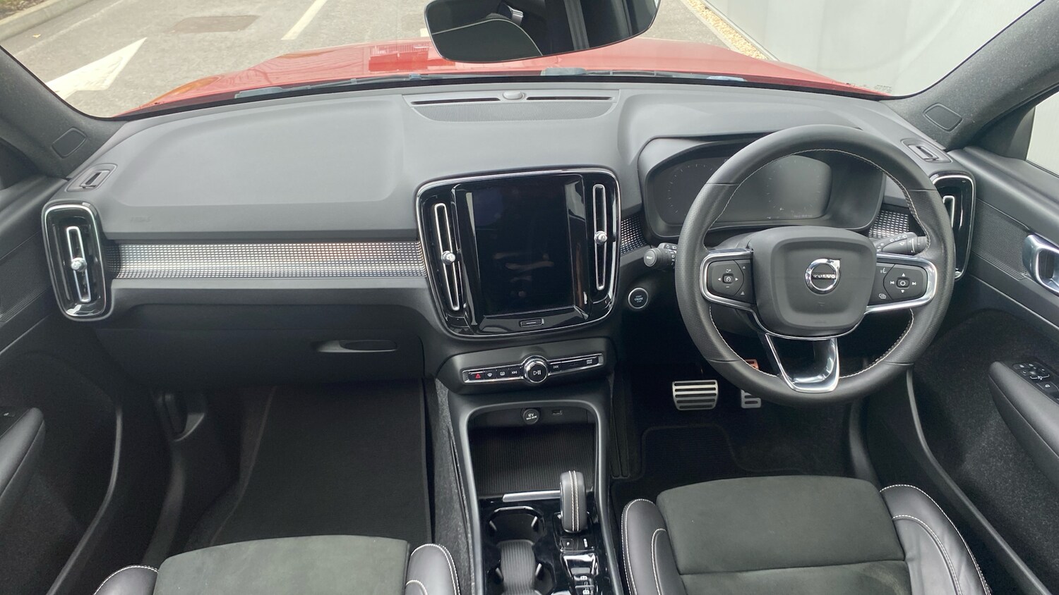 2021 Volvo XC40 2.0 B4P R DESIGN 5dr AWD Auto Petrol Estate Estate Petrol Automa - Picture 20 of 24
