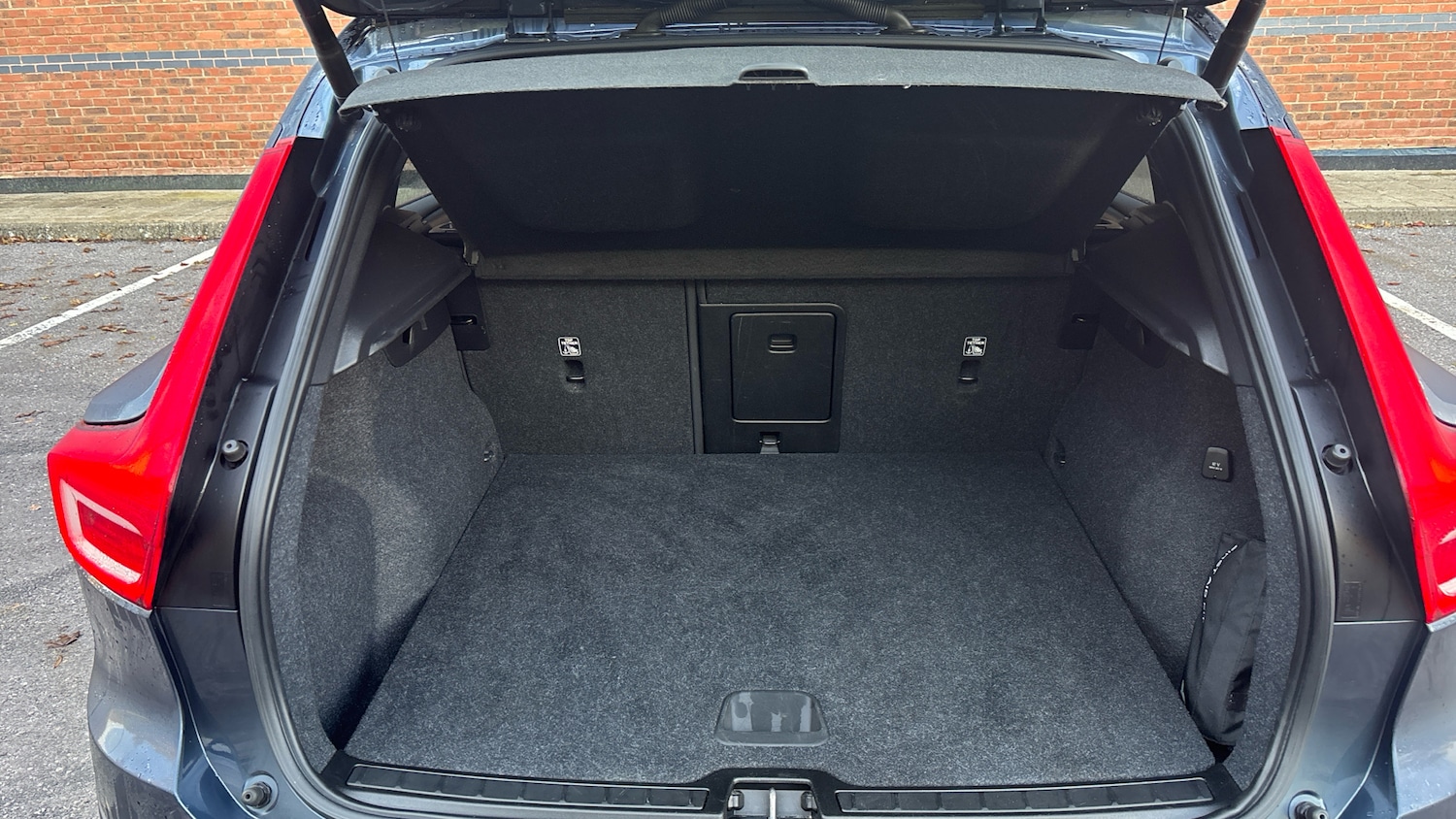 Used Volvo XC40 2021 for sale - 76894379: Photo 17