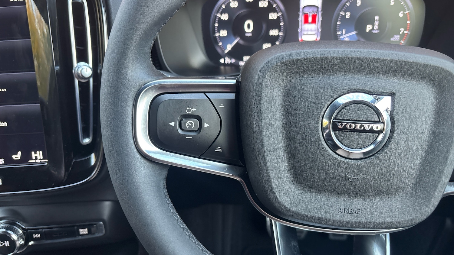 Used Volvo XC40 2021 for sale - 76894379: Photo 18