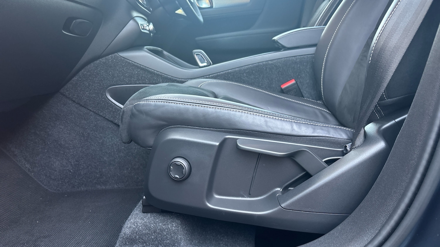 Used Volvo XC40 2021 for sale - 76894379: Photo 27