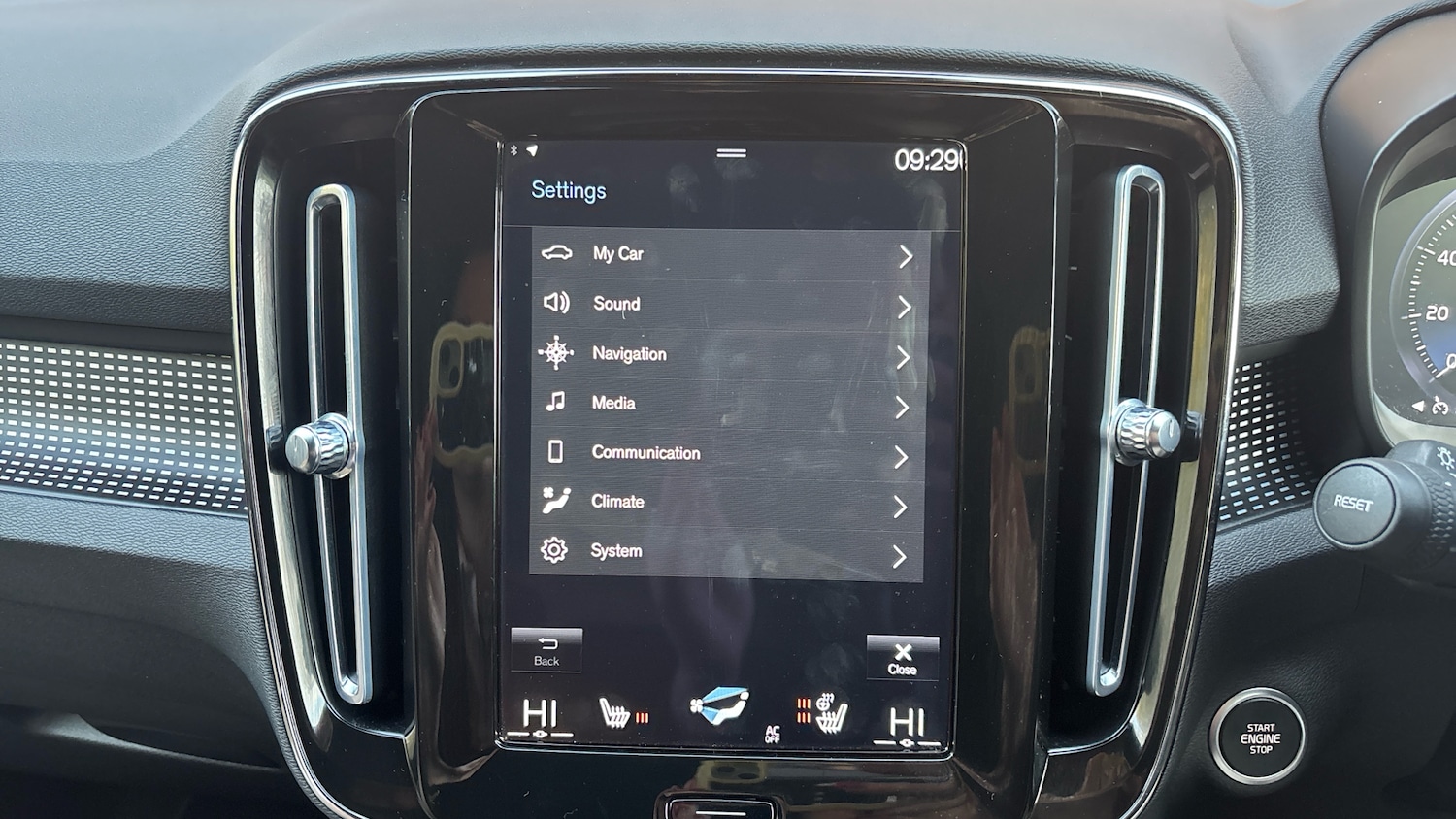 Used Volvo XC40 2021 for sale - 76894379: Photo 37