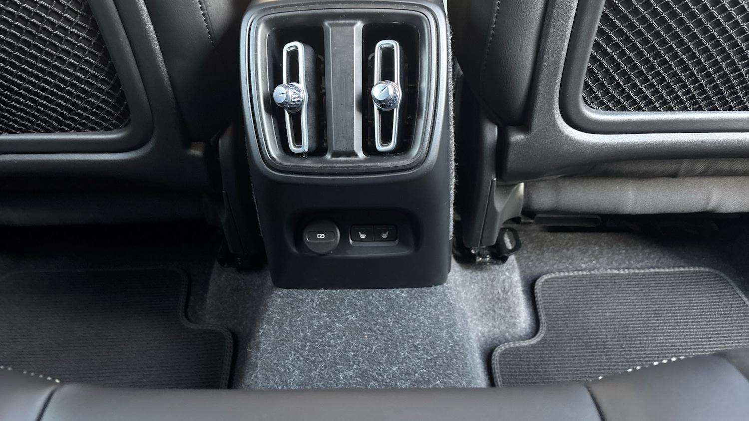 Used Volvo XC40 2021 for sale - 76894379: Photo 38