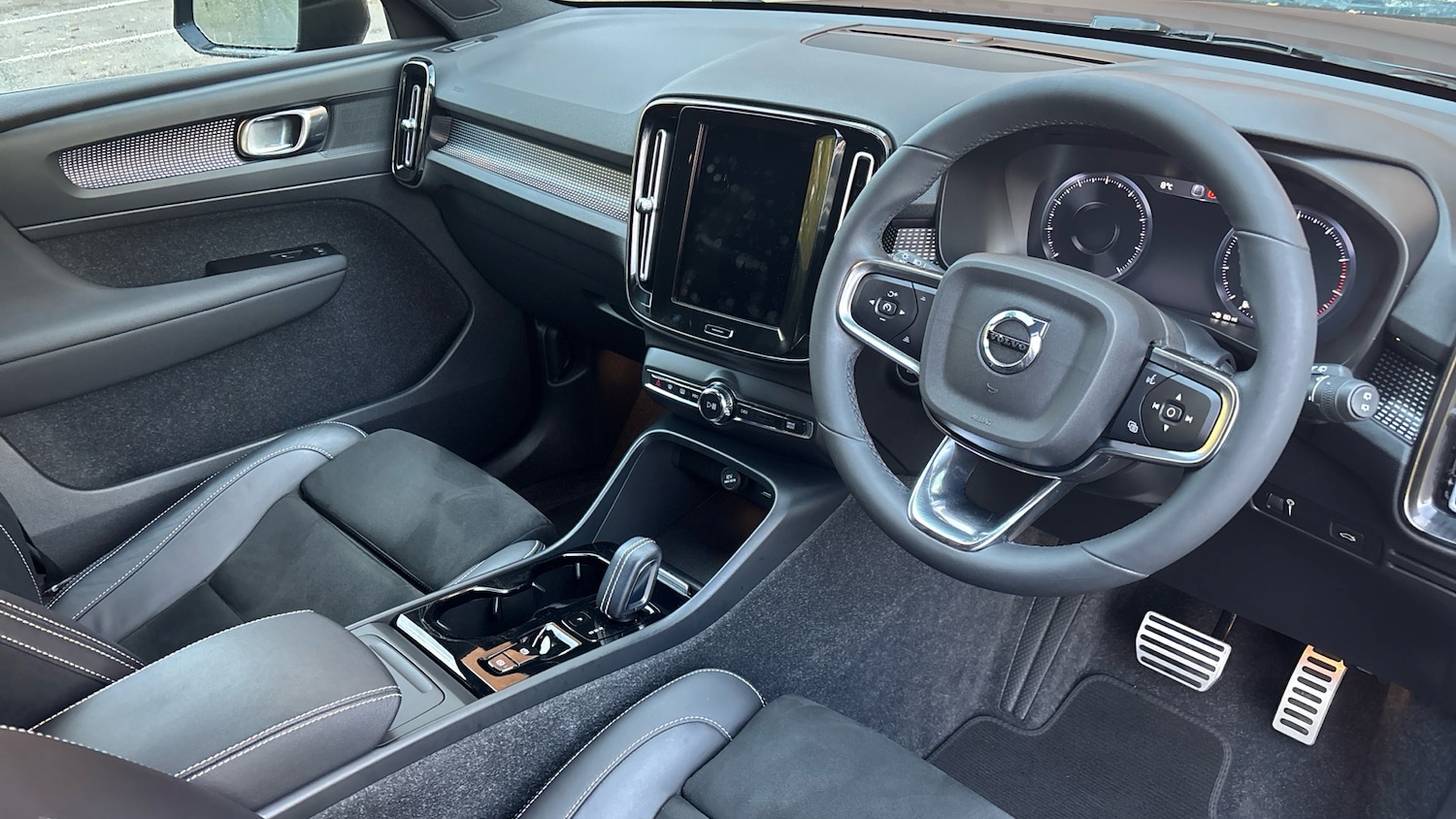 Used Volvo XC40 2021 for sale - 76894379: Photo 5