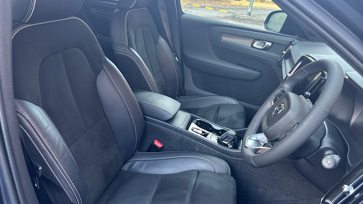 Used Volvo XC40 2021 for sale - 76894379: Photo 9