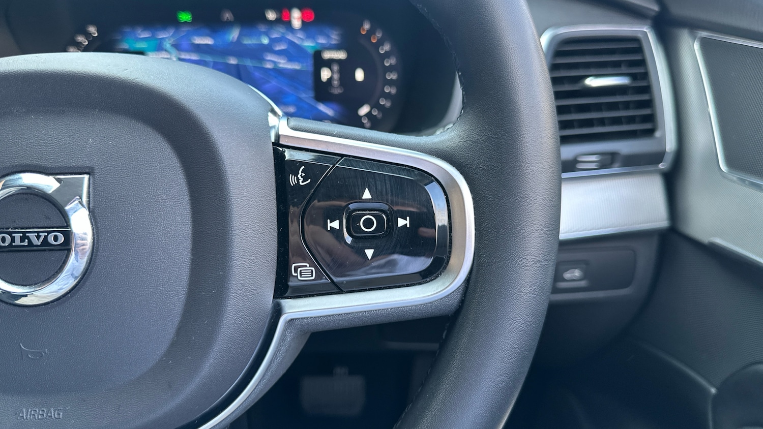 Used Volvo XC90 2023 for sale - 77937692: Photo 21