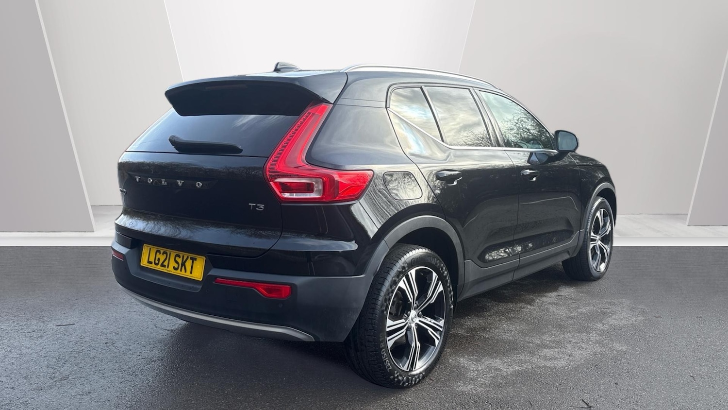 Used Volvo XC40 2021 for sale - 77735466: Photo 2