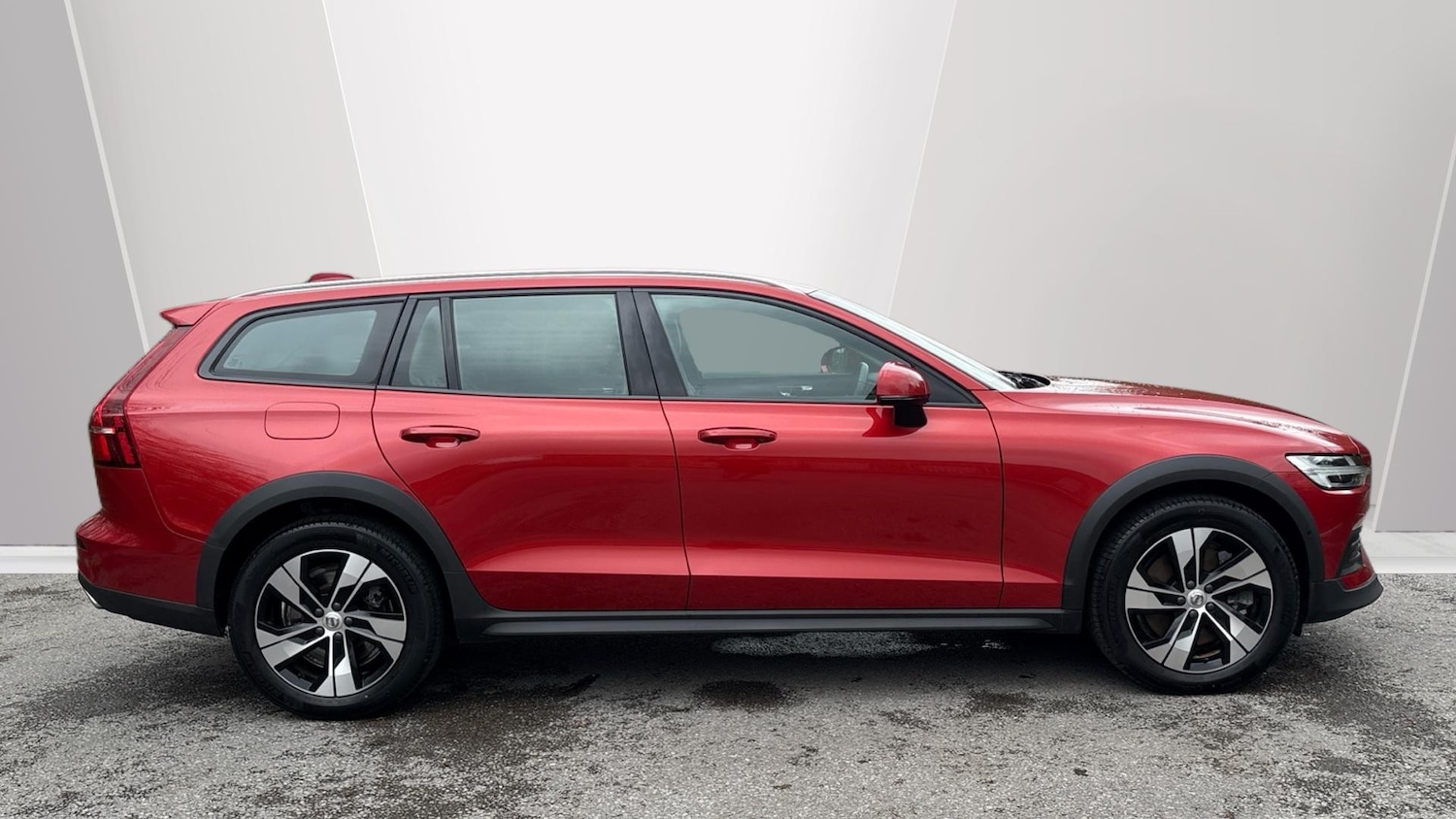 Used Volvo V60 2021 for sale - 77568297: Photo 3