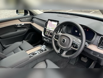 Used Volvo XC90 2025 for sale - 77094020: Photo