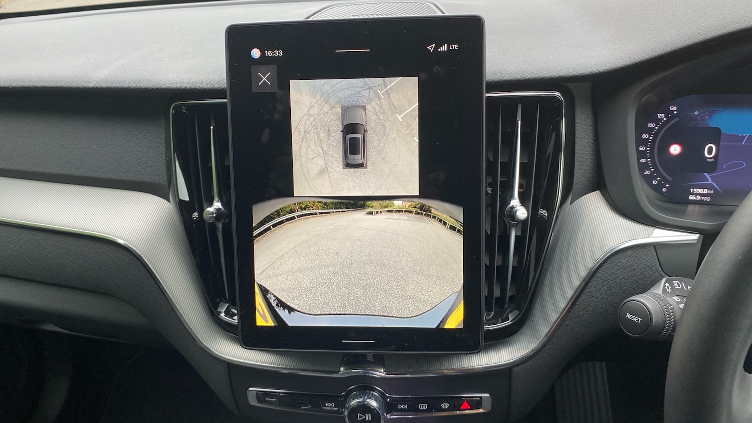 Used Volvo XC60 2025 for sale - 76653199: Photo 28