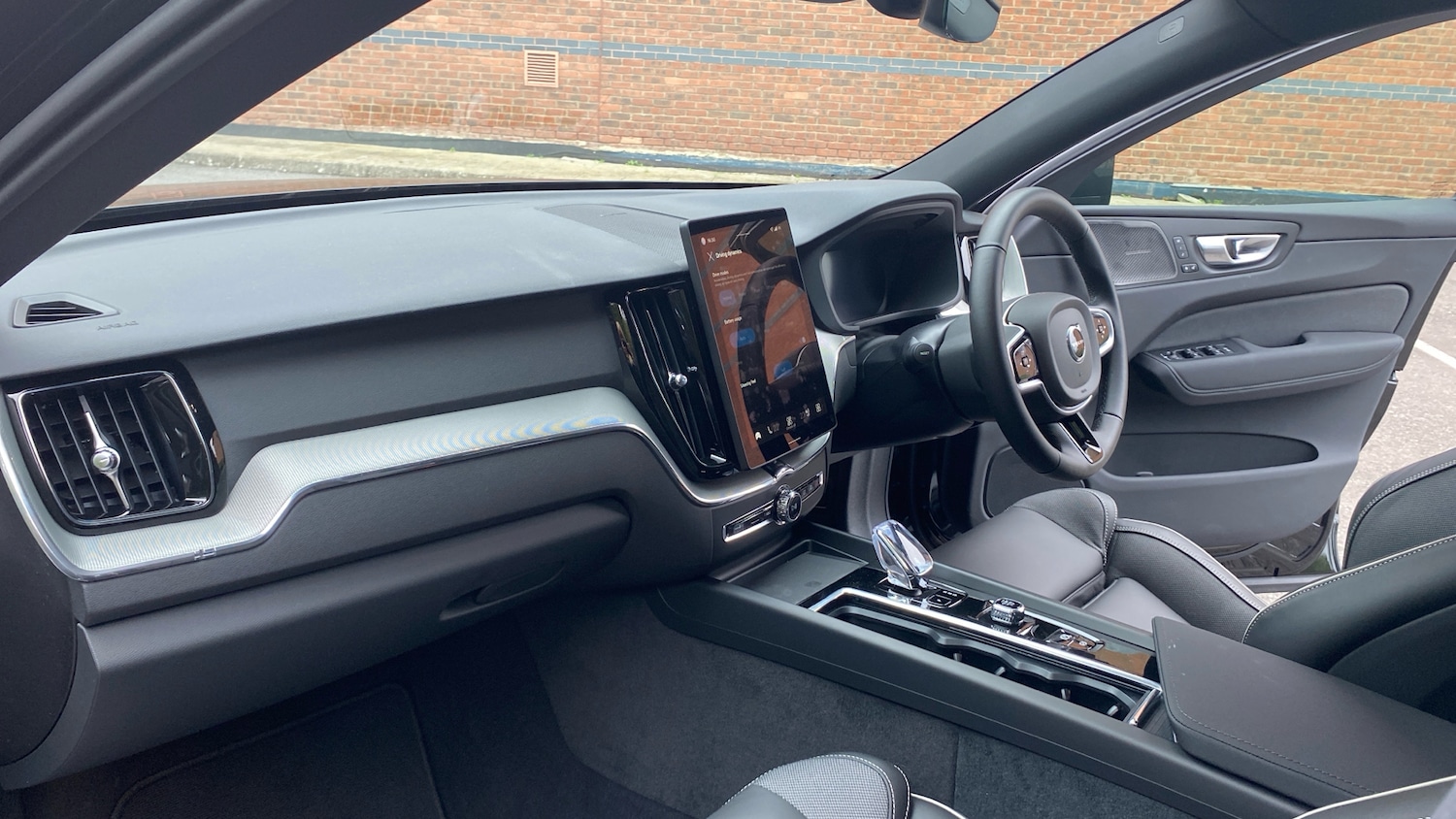 Used Volvo XC60 2025 for sale - 76653199: Photo 4