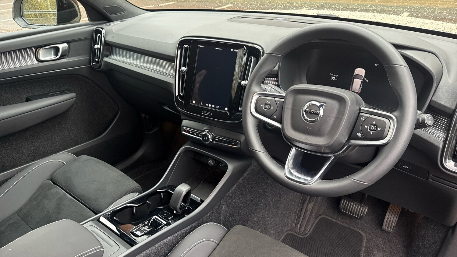 Used Volvo XC40 2025 for sale - 76718793: Photo 4